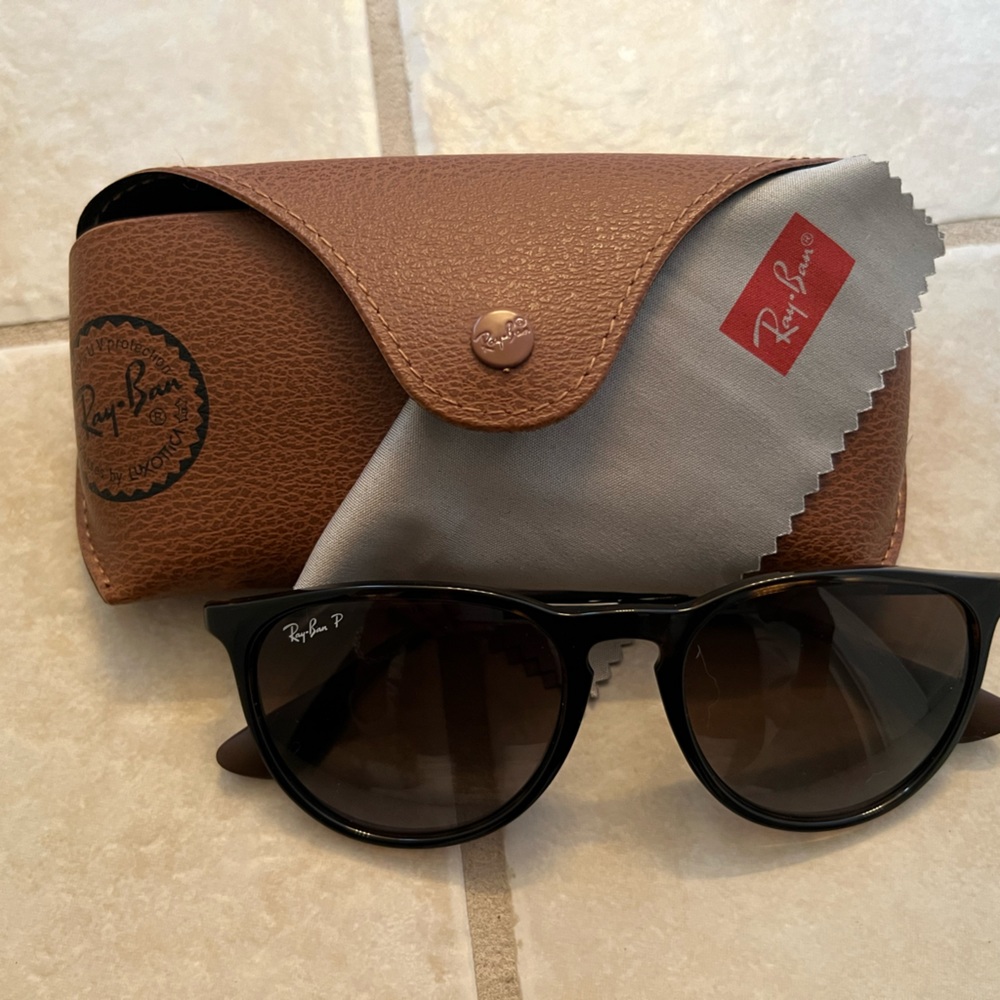 Erika Rayban sunshades brown